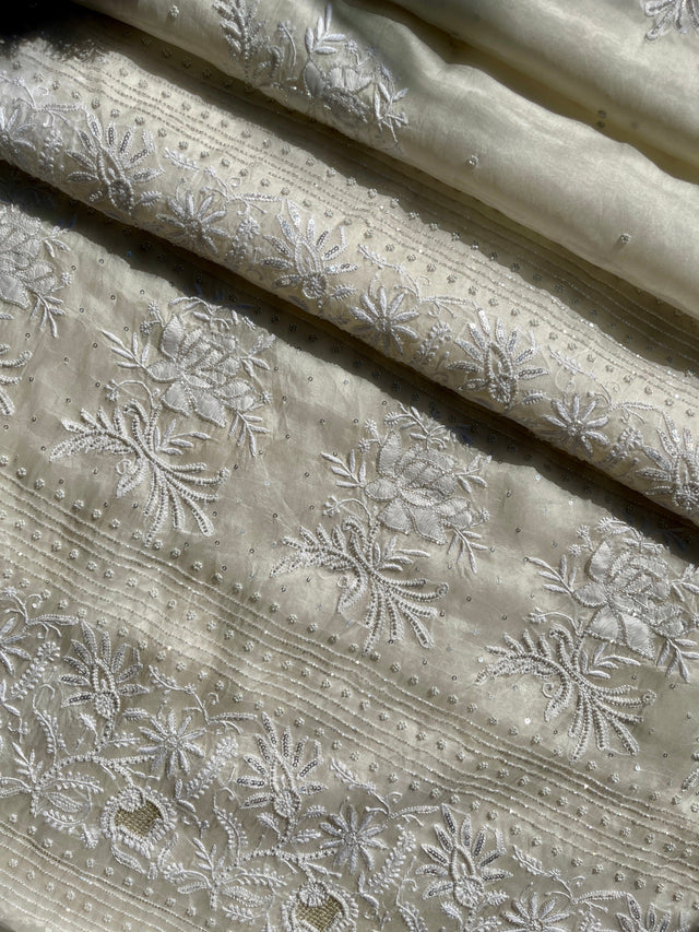 Bollywood’s Latest Obsession: Chikankari Takes the Spotlight On-Screen and Off!✨