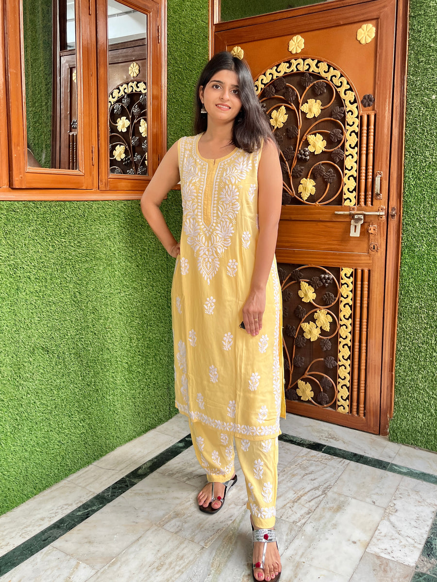 Sage Green Sleeveless Rayon Chikankari Kurta Pant Set – photo 6