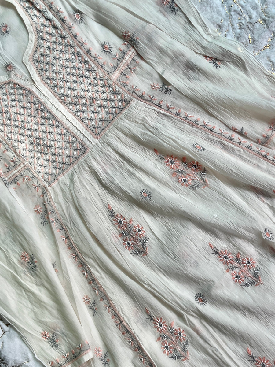 Ivory Mul Chanderi Chikankari Semi-Stitched A line Kurta Dupatta | Lucknowi – photo 4